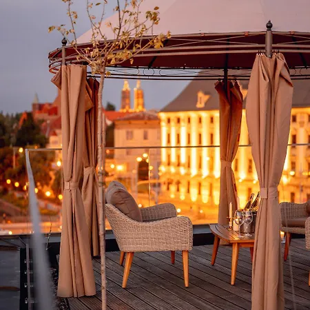 Exclusive Marina Lejlighedshotel