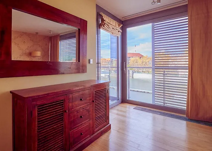 Aparthotel Exclusive Marina