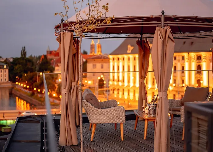 Exclusive Marina Aparthotel